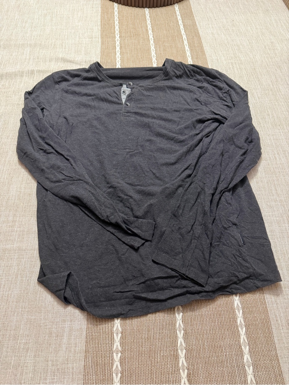 Kenneth Cole New York gray long sleeve